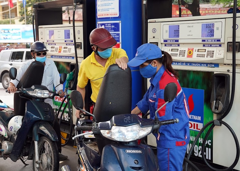 Giá xăng dầu đồng loạt giảm từ chiều ngày 5/5/2025.