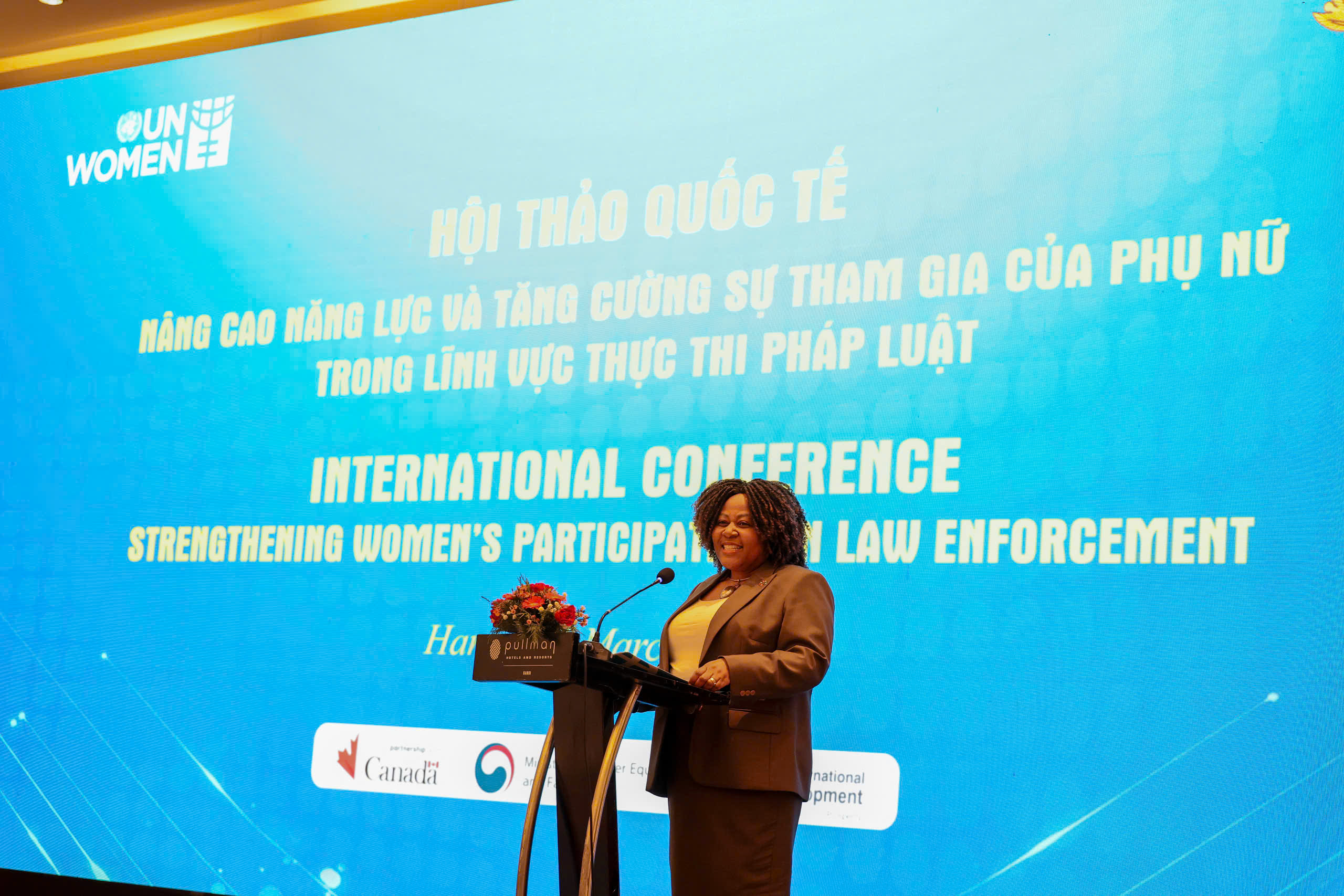 Bà Caroline Nyamayemombe, Trưởng đại diện UN Women tại Việt Nam phát biểu tại hội nghị.