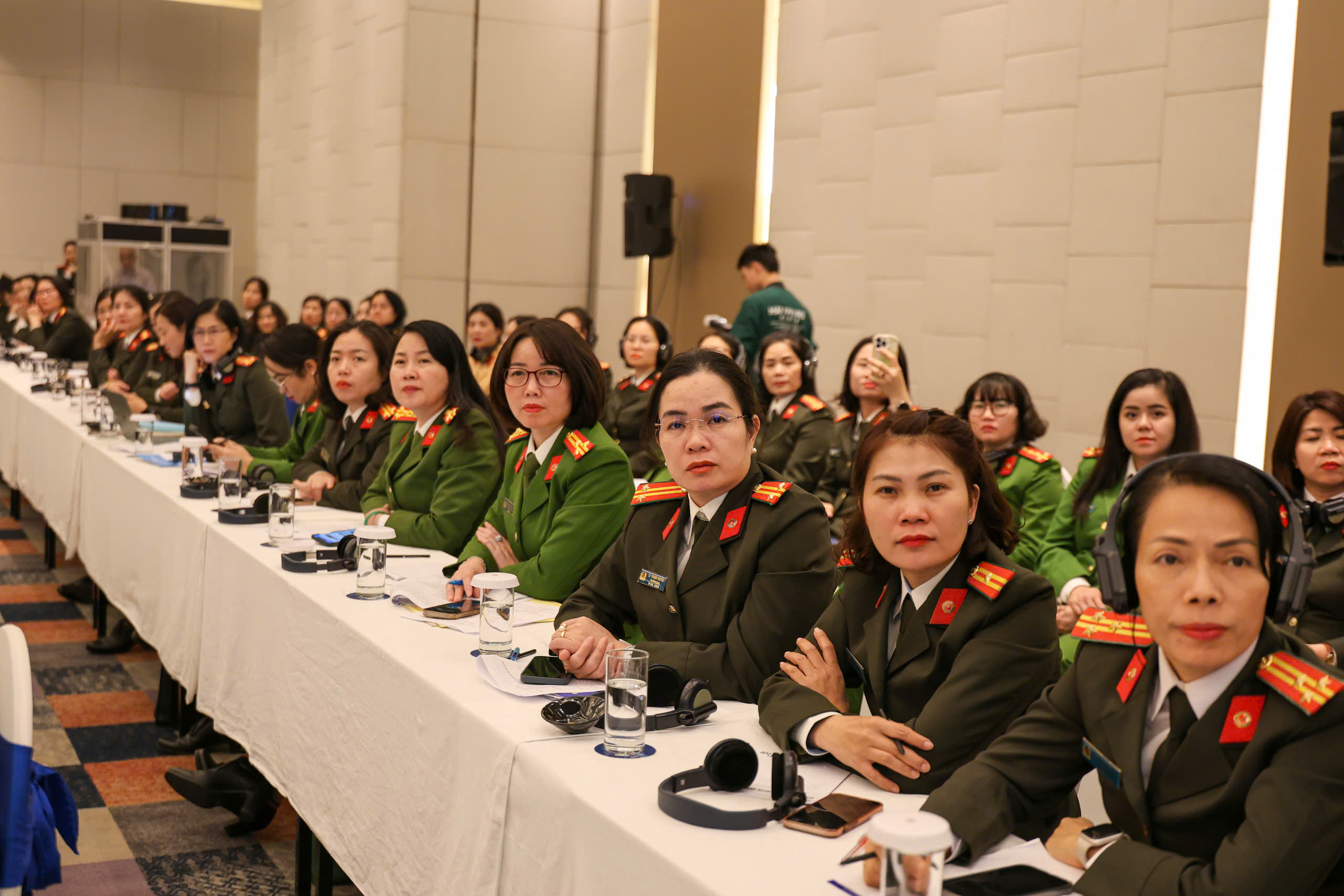 Các đại biểu đến từ các cơ quan thực thi pháp luật. Ảnh: UN Women.