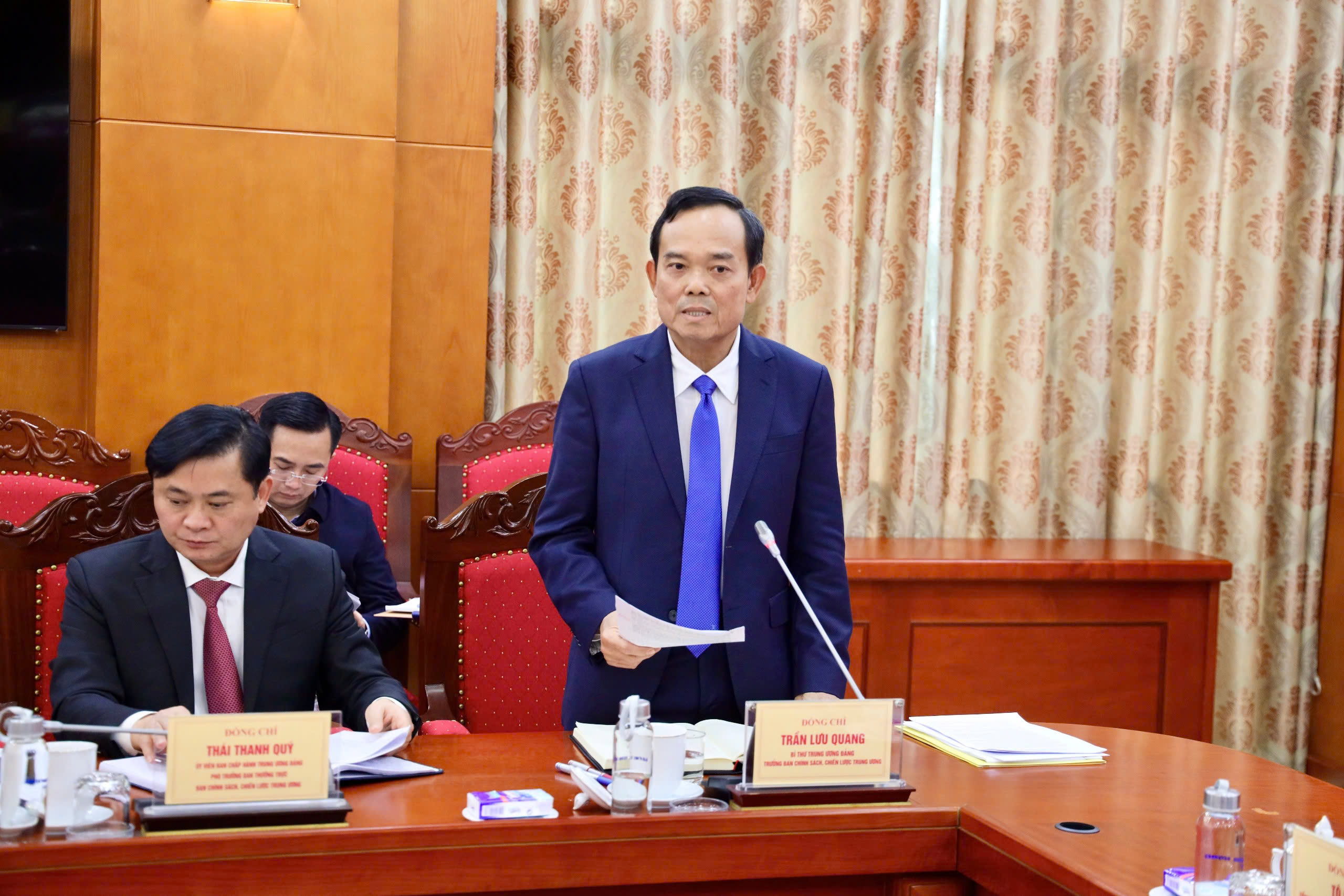 Ông Trần Lưu Quang, Trưởng Ban Chính sách, Chiến lược Trung ương phát biểu tại cuộc họp.