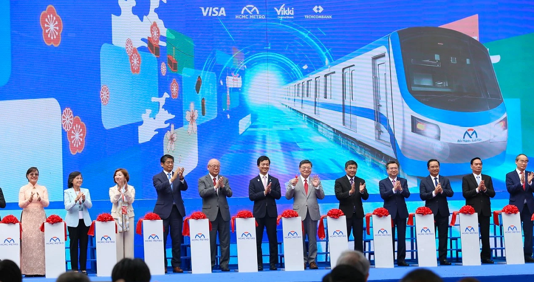 Các đại biểu cắt băng khánh thành tuyến Metro số 1 - Nguồn: Cổng thông tin điện tử TP.HCM.