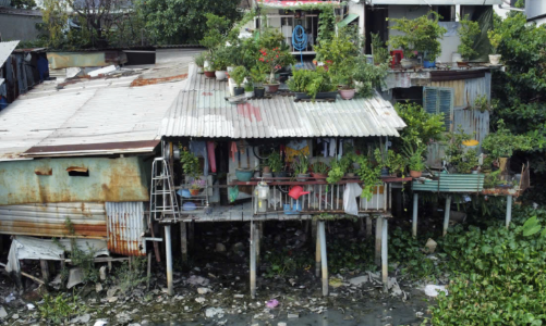 Tạo sức mạnh tổng hợp để xoá nhà dột nát