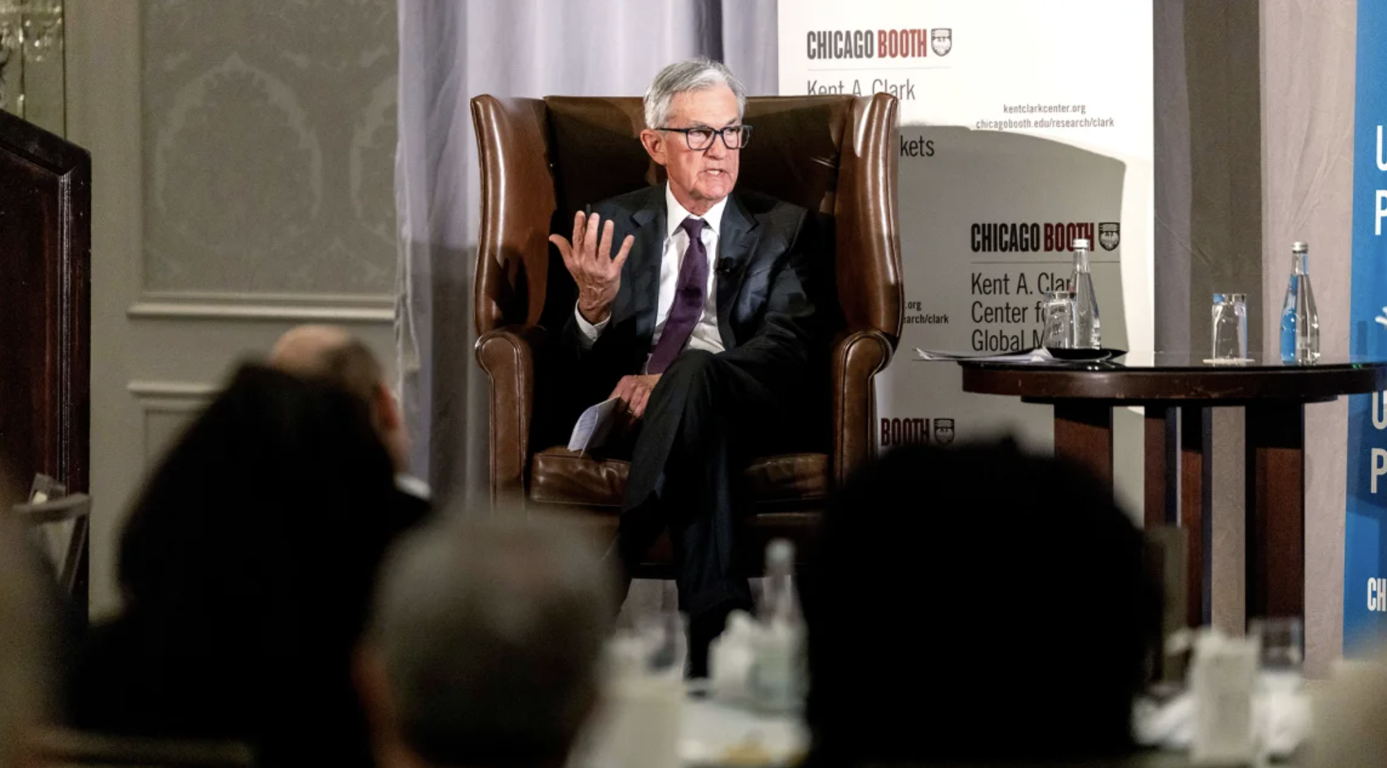 Chủ tịch Fed Jerome Powell tại sự kiện ở Đại học Chicago hôm 7/3 - Ảnh: Getty.