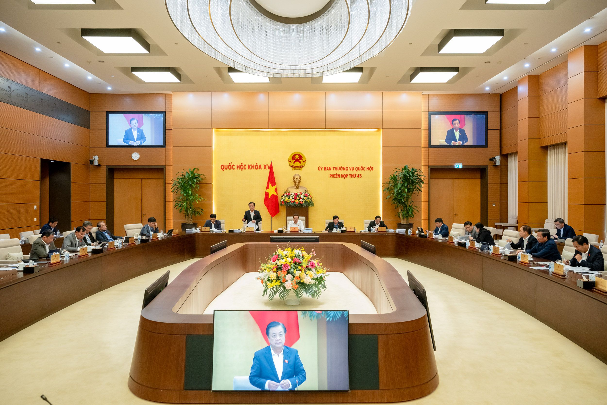Quang cảnh Phiên họp thứ 43 để thảo luận về dự án Luật Đường sắt (sửa đổi). Ảnh: Media Quốc hội  