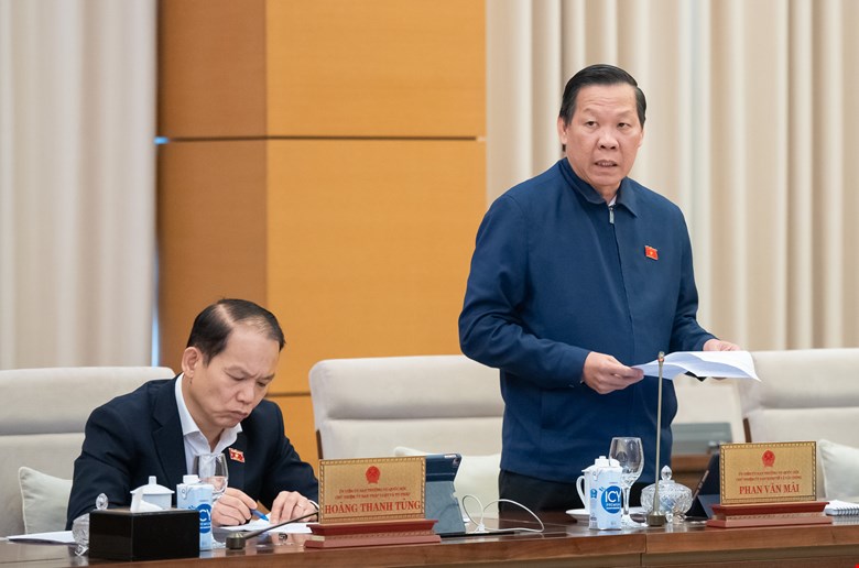Chủ nhiệm Ủy ban Kinh tế và Tài chính của Quốc hội Phan Văn Mãi nói về thuế tiêu thụ đặc biệt cho xe hybrid. Ảnh: Quochoi.vn