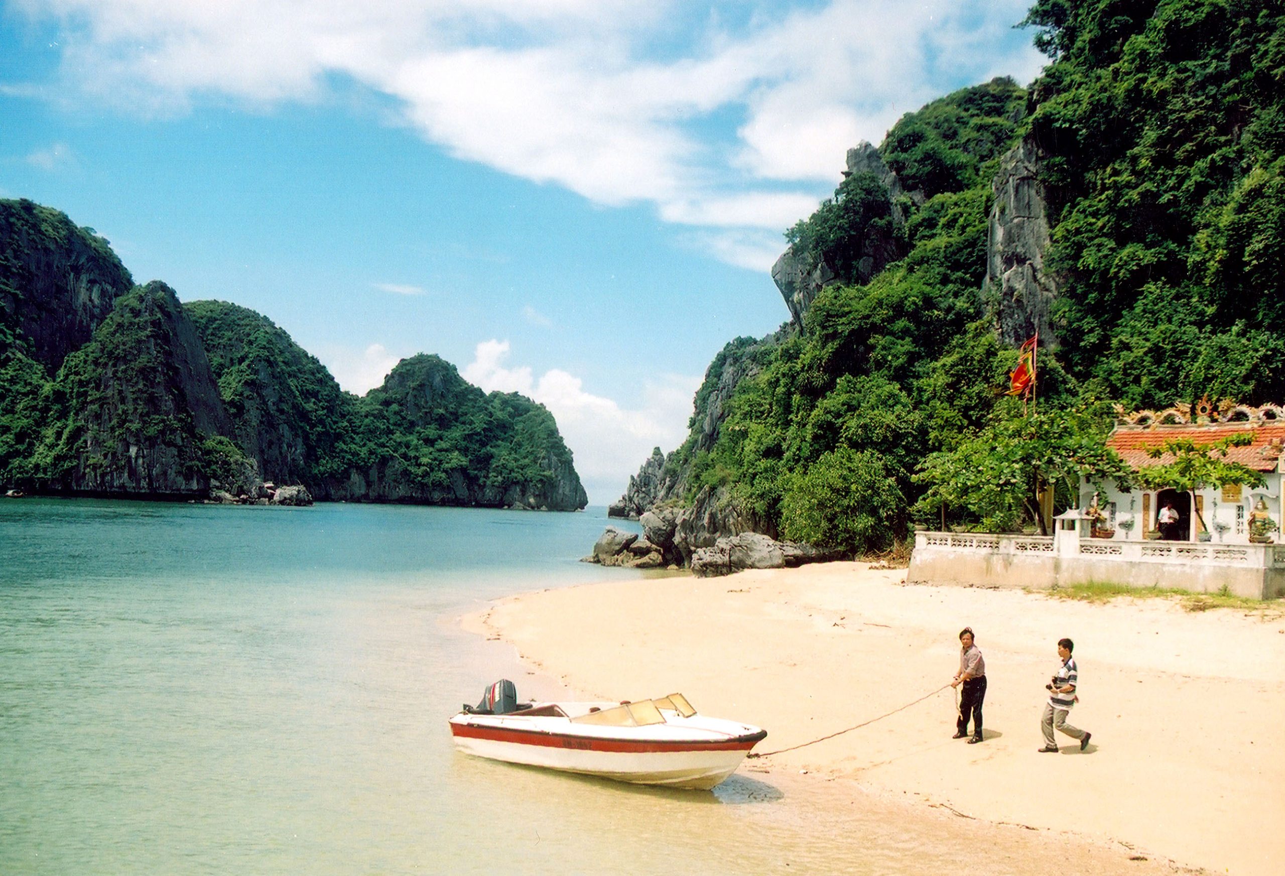Du lịch Cát Bà dự kiến đón 4 triệu lượt du khách trong năm 2025.