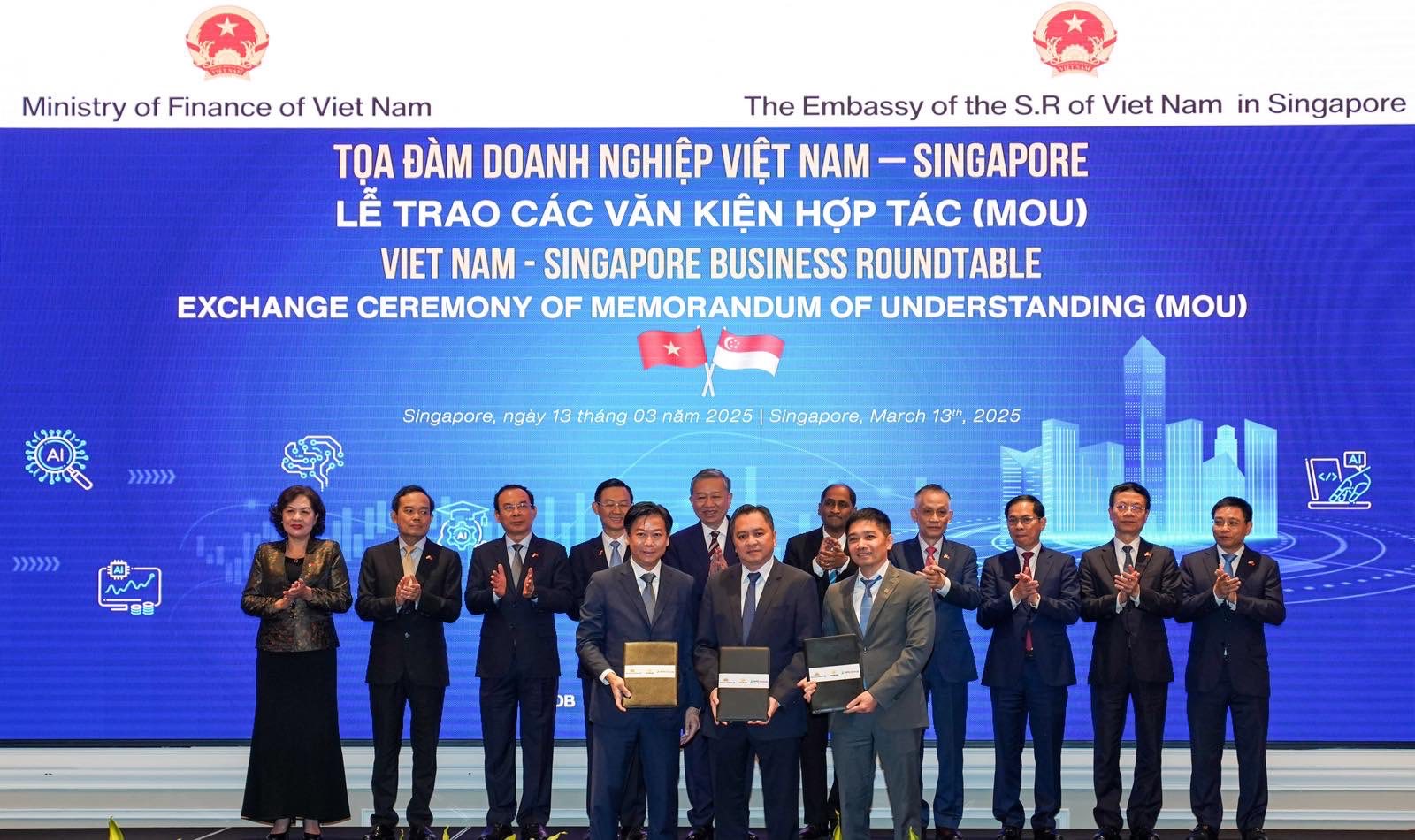 Thoả thuận hợp tác giữa ba bên Vietnam Airlines, SaigonTourist Group và APG Group Pte Limited.