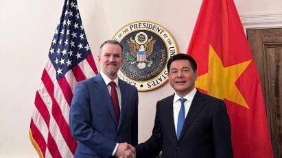Vietnam, US discuss deeper trade ties, market access 