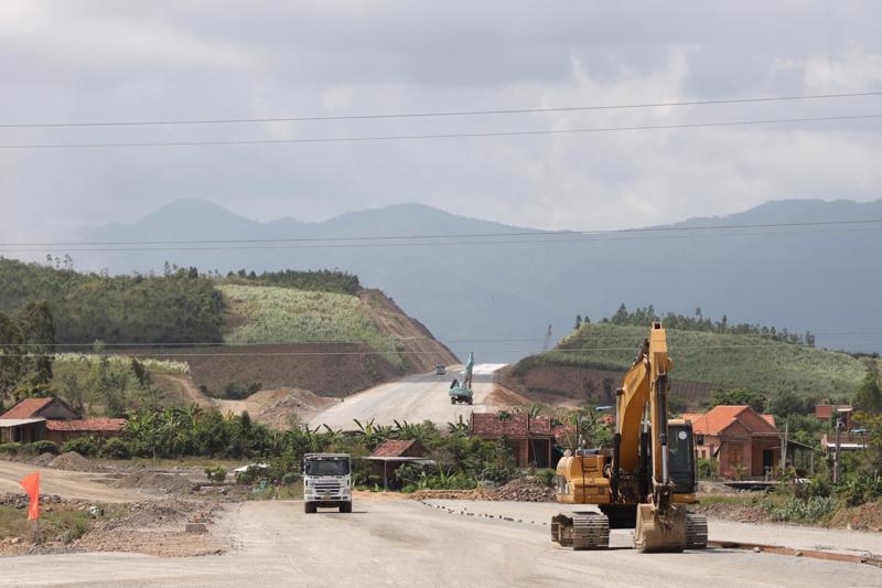 Deputy PM asks to accelerate construction of expressway projects