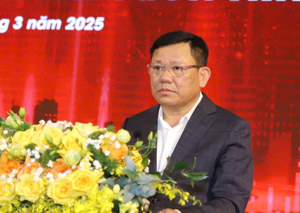 Phó Chủ tịch Thường trực UBND tỉnh Thanh Hóa Nguyễn Văn Thi phát biểu tại tọa đàm.