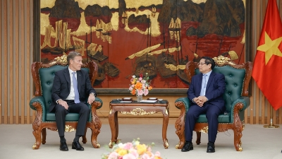 Prime Minister seeks Airbus’ support for aviation industry