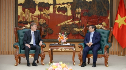 Prime Minister seeks Airbus’ support for aviation industry