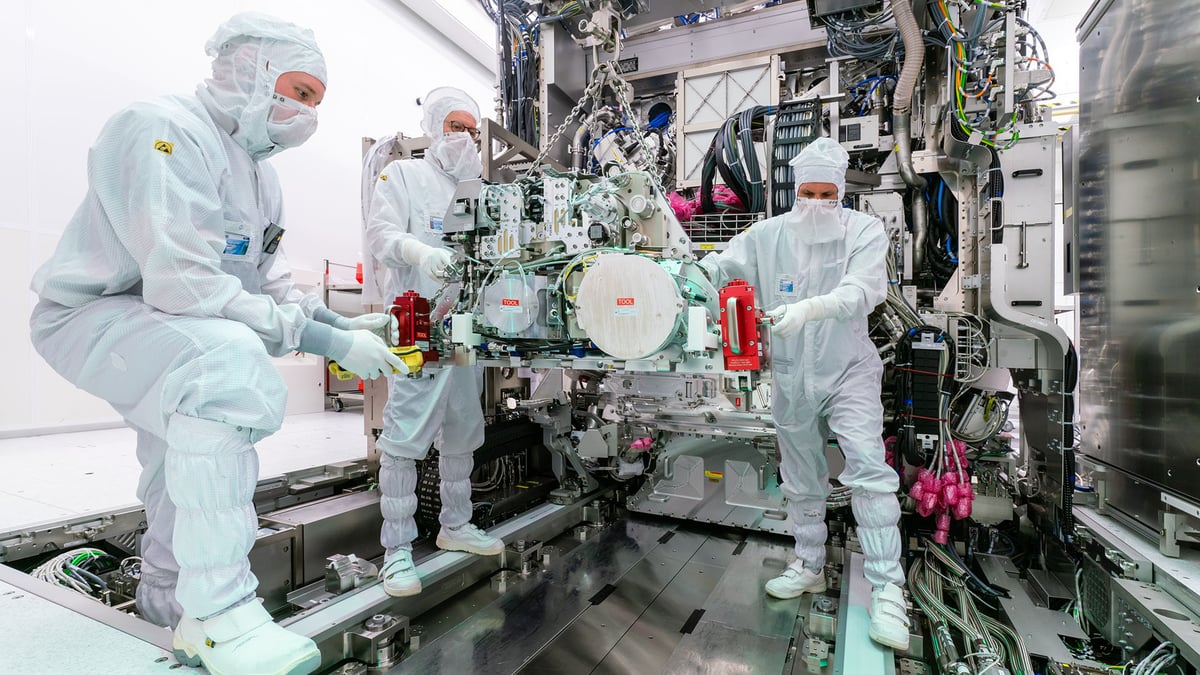 ASML đã đầu tư hơn 6 tỷ Euro vào hoạt động nghiên cứu và phát triển EUV trong hơn 17 năm. Ảnh: ASML