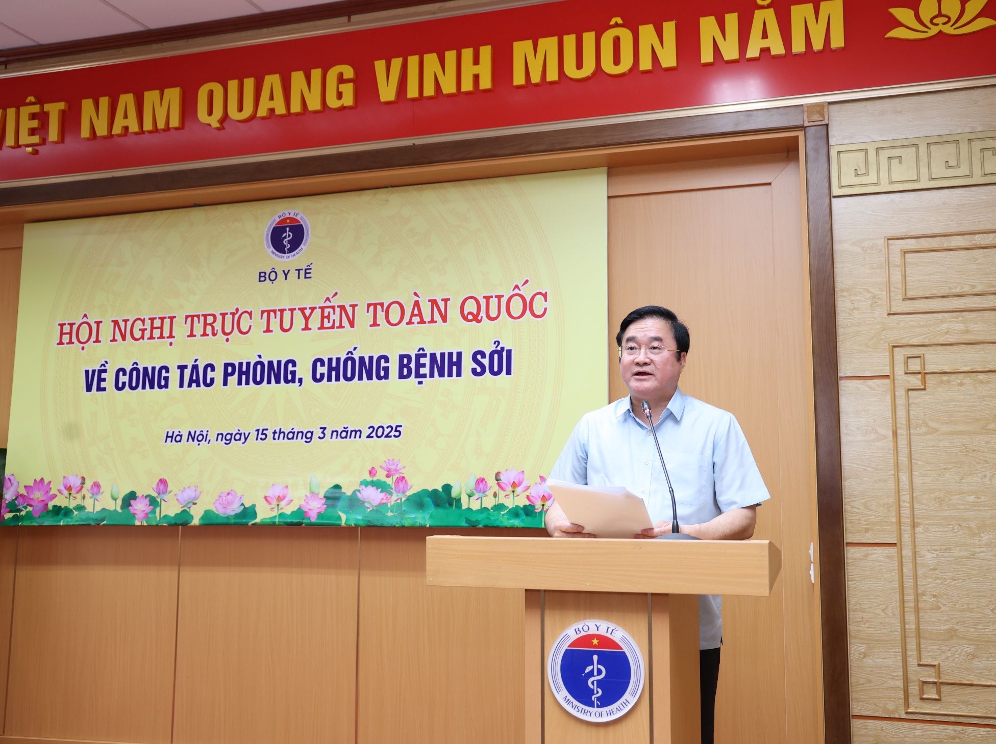 Ông Hoàng Minh Đức, Cục trưởng Cục Phòng bệnh (Bộ Y tế), thông tin tại hội nghị.