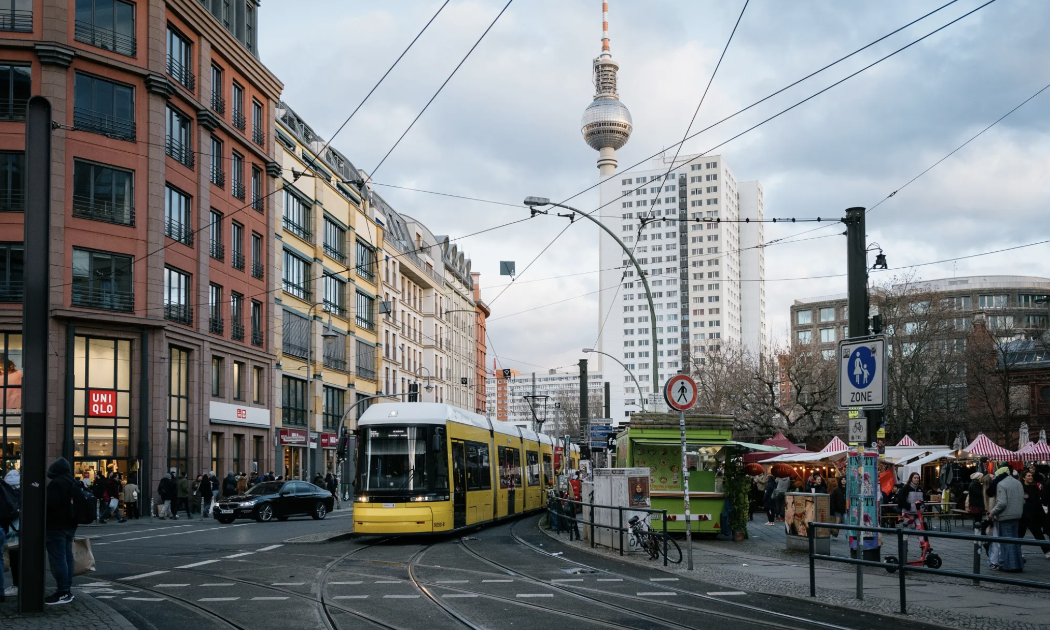 Đường phố ở thủ đô Berlin của Đức - Ảnh: Bloomberg.