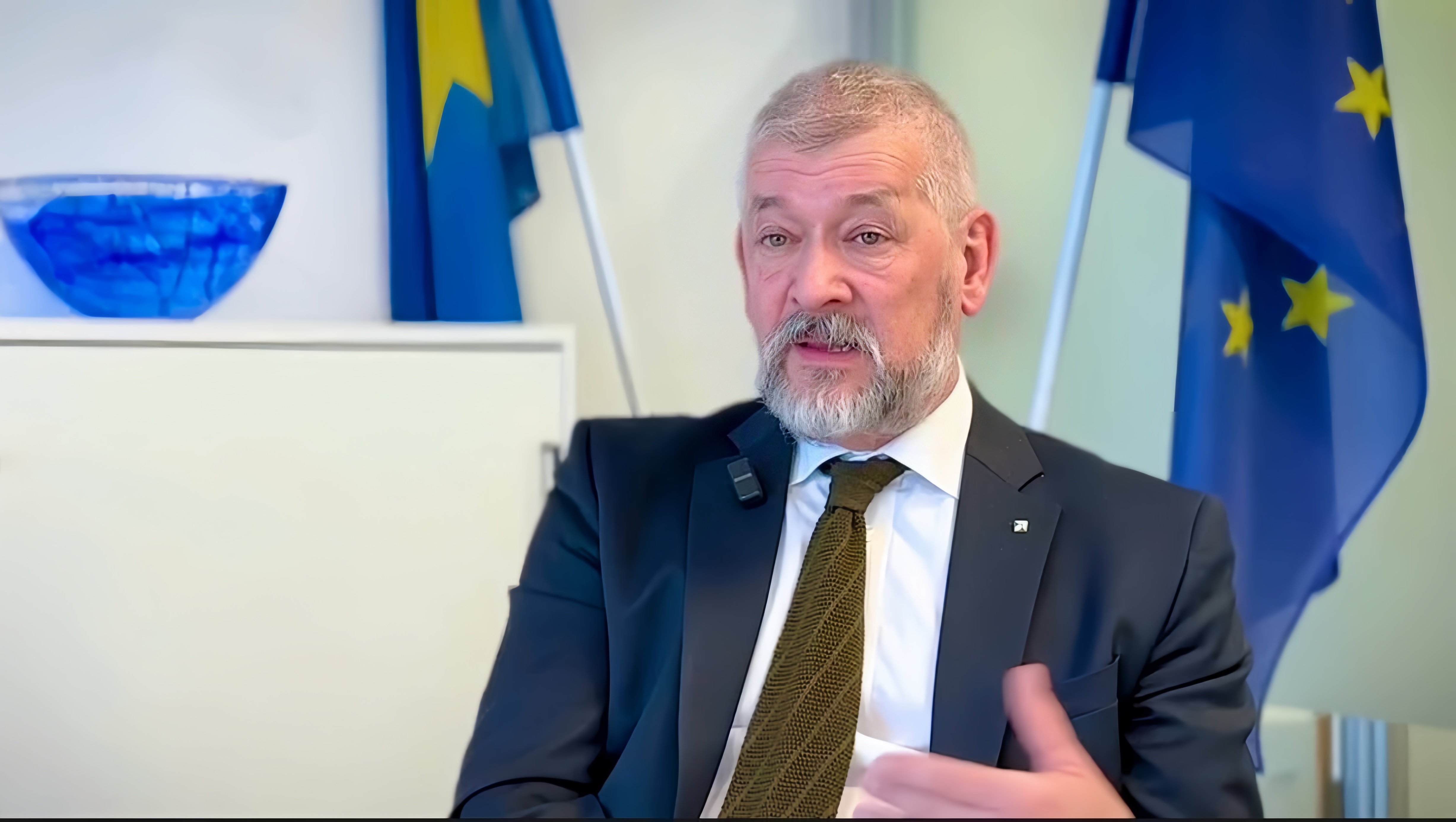 Ông Nils Öberg, Tổng giám đốc Cơ quan bảo hiểm Thụy Điển; Chuyên gia cấp cao Hội đồng quản trị AI Thụy Điển, chia sẻ kinh nghiệm về quản trị công và chuyển đổi số tại Thụy Điển.