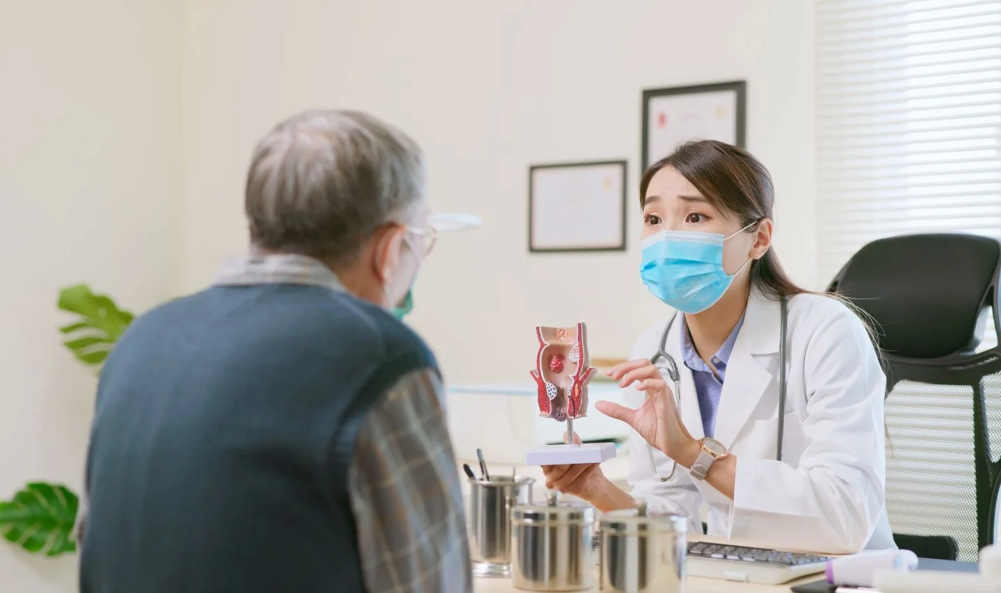 Tiềm ẩn nhiều rủi ro về sức khỏe khi người trên 50 tuổi không nhận thức đúng về nguy cơ mắc các bệnh liên quan đến tuổi tác.