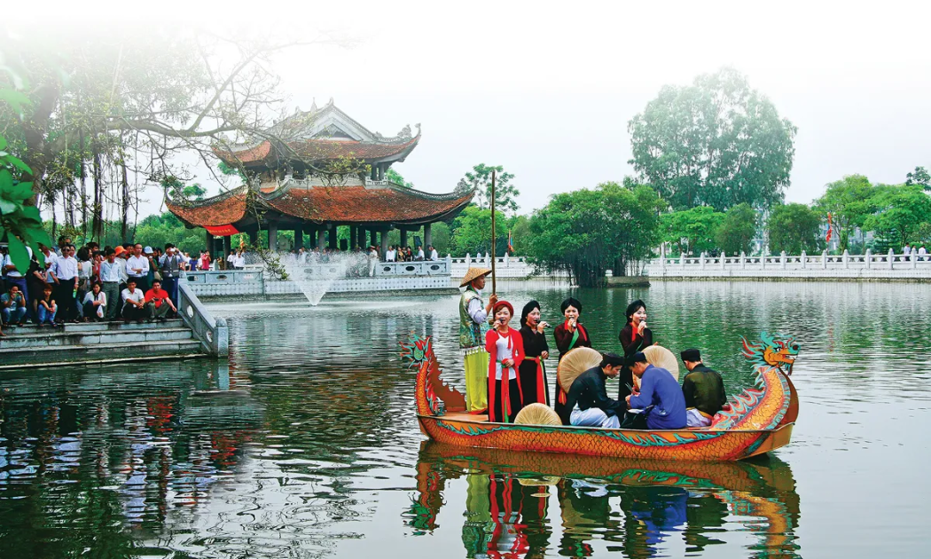 Tour du lịch miễn phí ở Bắc Ninh đang trở thành “cơn sốt” khi thu hút đông đảo du khách đến tham gia.