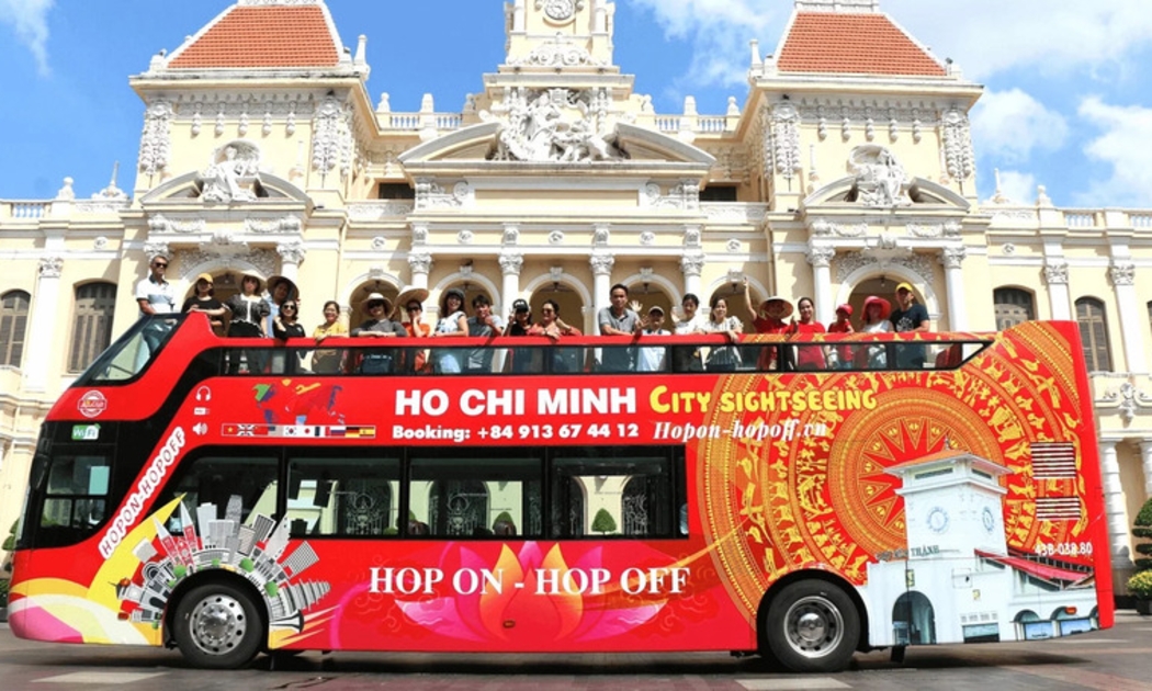 Tour trải nghiệp quanh Thành phố bằng buýt 2 tầng được du khách yêu thích lựa chọn khi đến TP.HCM - Ảnh minh họa.
