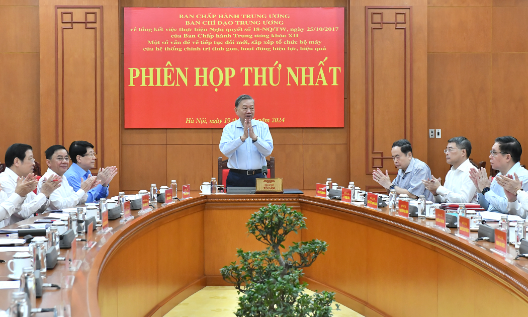 Tổng Bí thư Tô Lâm chủ trì Phiên họp thứ nhất Ban Chỉ đạo Trung ương về tiếp tục đổi mới, sắp xếp tổ chức bộ máy của hệ thống chính trị tinh gọn, hoạt động hiệu lực, hiệu quả - Ảnh: Nhandan