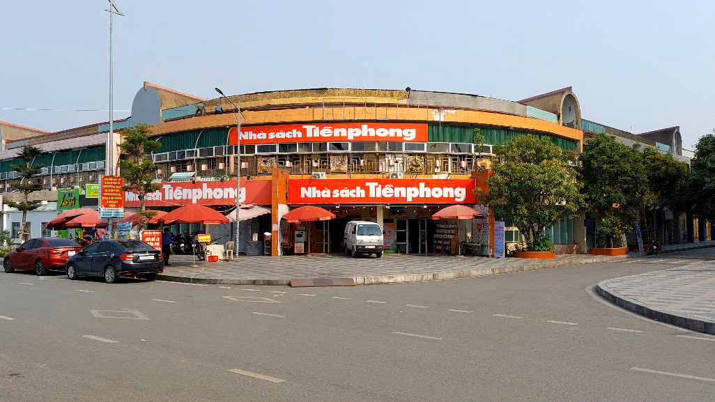 Hội trường A của Cung văn hóa thiếu nhi được cho mượn kinh doanh đồ dùng văn phòng