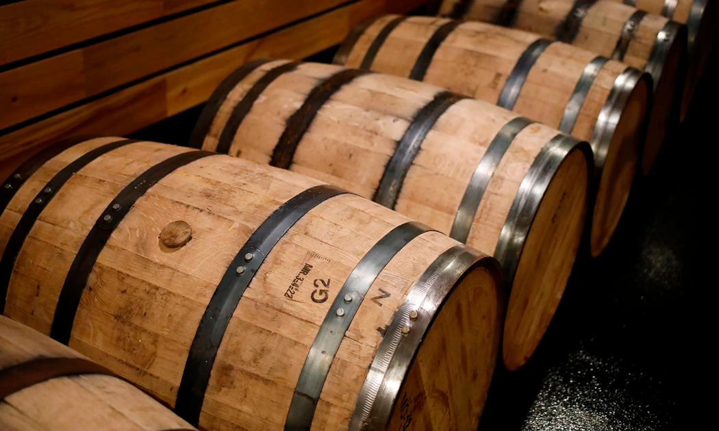 EU có thể áp thuế quan 50% với rượu whisky Mỹ để trả đũa thuế quan nhôm thép của ông Trump - Ảnh: Getty Images