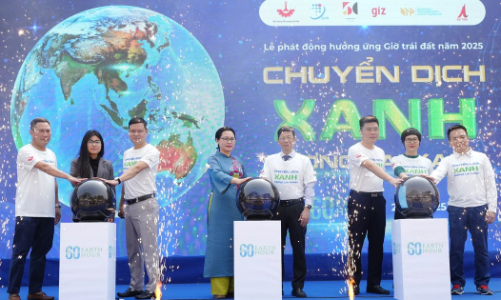 Hà Nội hưởng ứng Giờ Trái đất 2025: Chuyển dịch xanh- Tương lai xanh