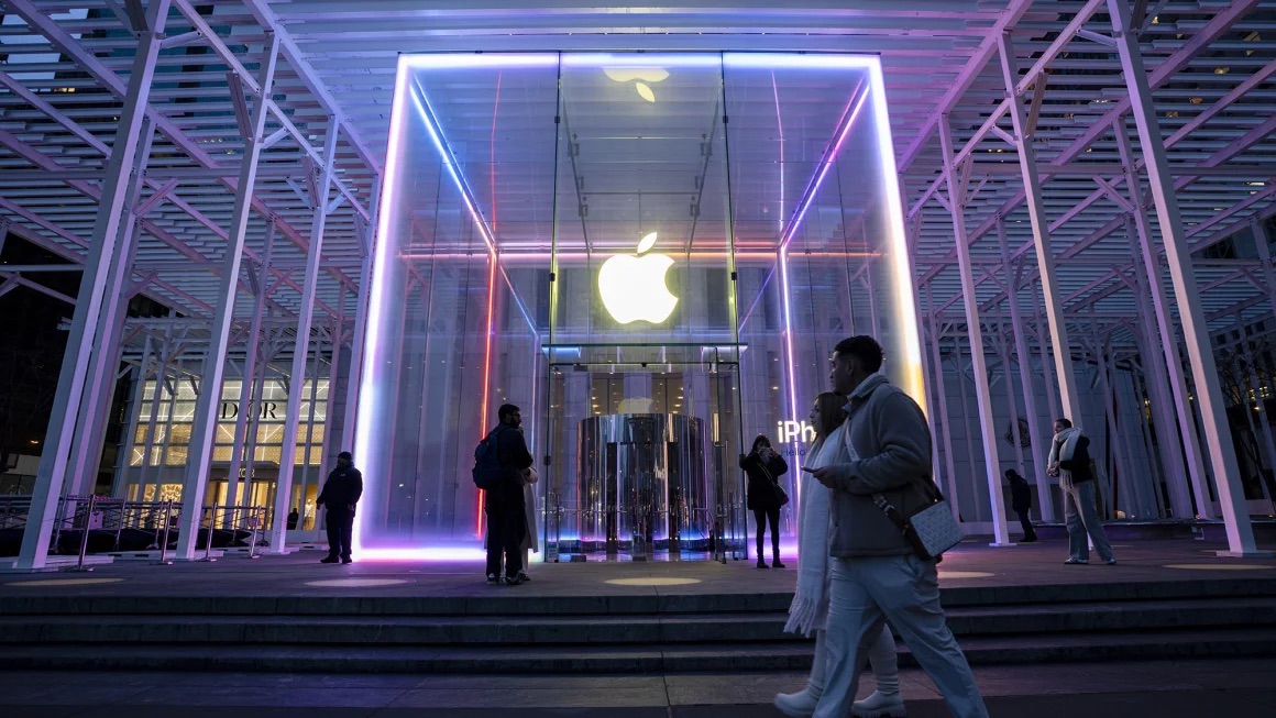 Nếu thời kỳ khó khăn diễn ra, Apple được cho là vẫn có vị thế vững chắc vì mảng kinh doanh chính của doanh nghiệp là điện thoại thông minh. Ảnh: Getty Images