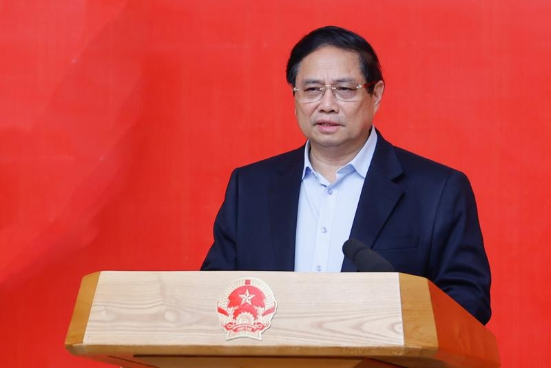 PM instructs SOEs to take lead in promoting economic growth 