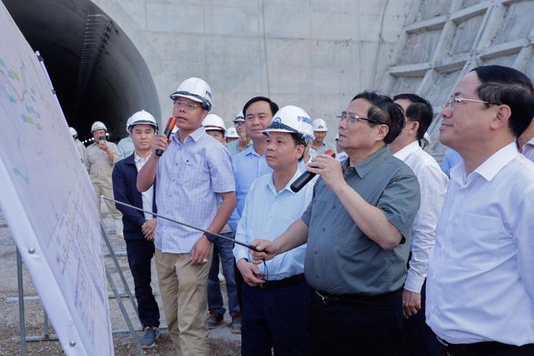 PM sets deadline for construction of North-South expressway sub-projects