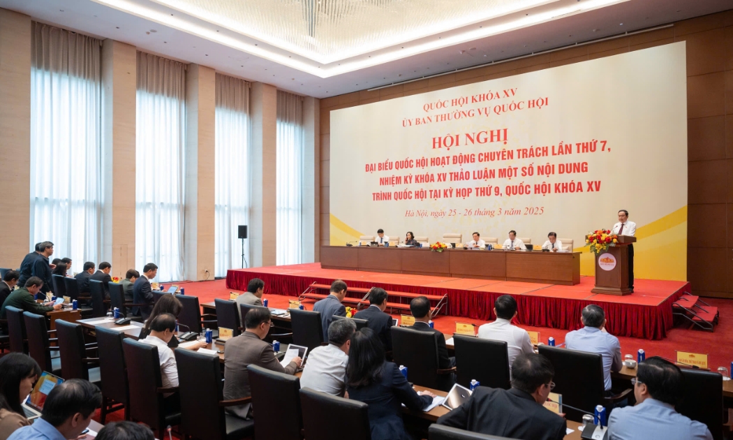 Hội nghị đại biểu Quốc hội hoạt động chuyên trách lần thứ 7, nhiệm kỳ khóa XV nhằm thảo luận, góp ý kiến về các dự án luật trình Quốc hội tại Kỳ họp thứ 9, Quốc hội khóa XV.