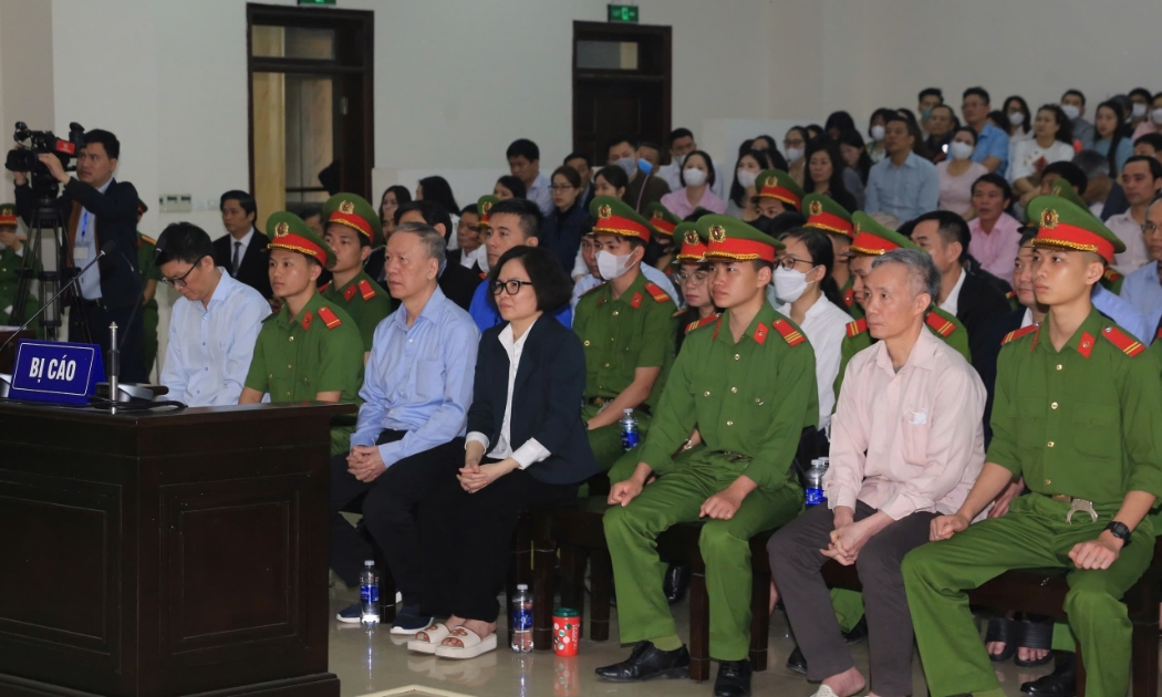 Các bị cáo tại phiên tòa phúc thẩm 25/3.