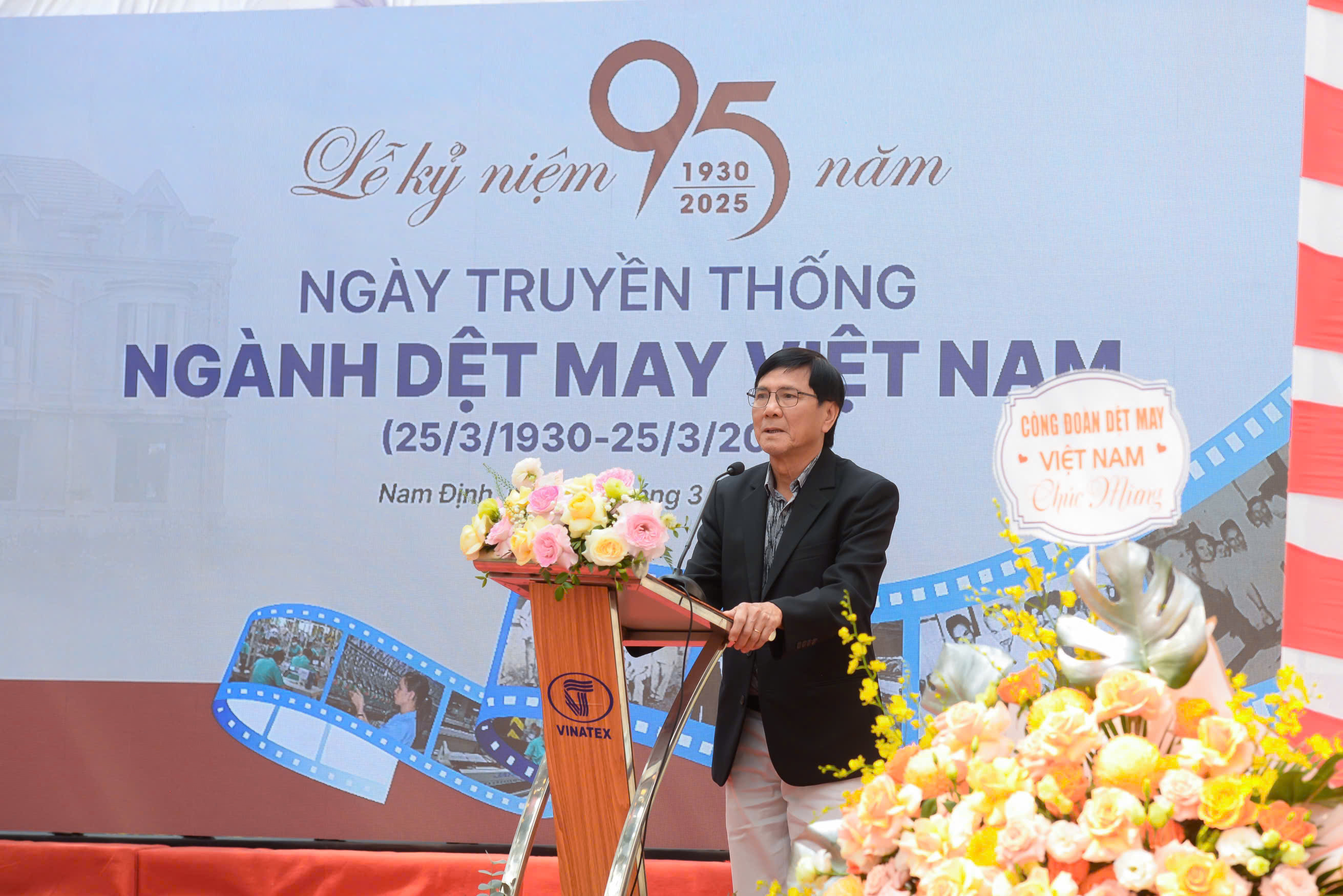 TS. L&ecirc; Quốc &Acirc;n, nguy&ecirc;n Chủ tịch Hội đồng Quản trị Vinatex, ph&aacute;t biểu tại Lễ kỷ niệm ng&agrave;y 25/3.