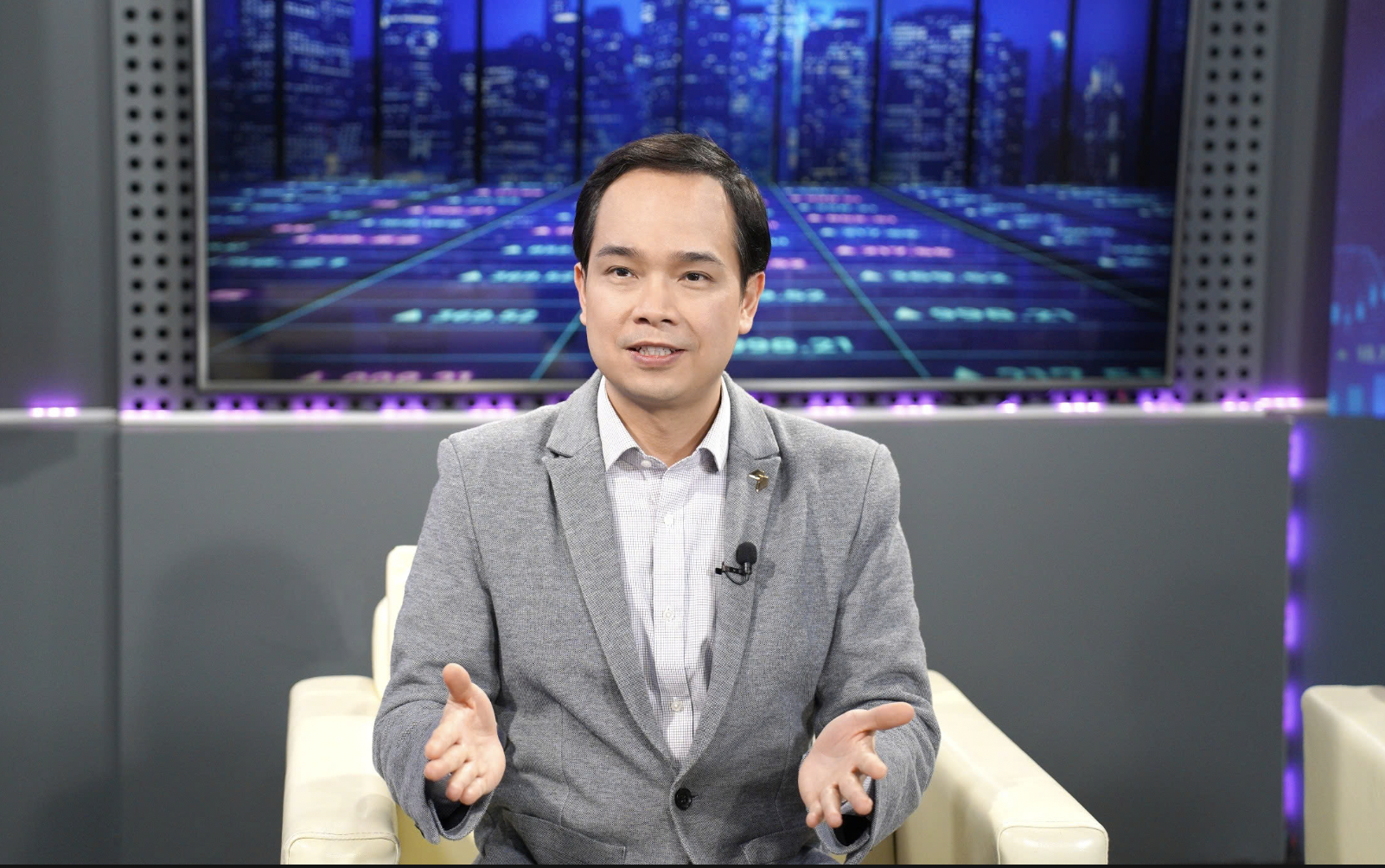 &Ocirc;ng Trần Thăng Long, Gi&aacute;m đốc Ph&acirc;n t&iacute;ch, C&ocirc;ng ty CP Chứng kho&aacute;n BIDV.