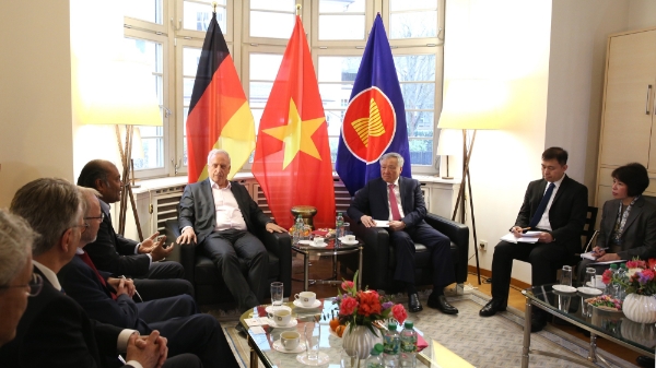 Đức sẵn sàng hợp tác với Việt Nam trong xây dựng Trung tâm tài chính quốc tế