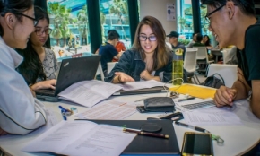 Khi mở rộng sang thị trường Nhật Bản, các startup Việt cần chú trọng thích nghi với ngôn ngữ và phong cách làm việc của Nhật. Ảnh minh họa