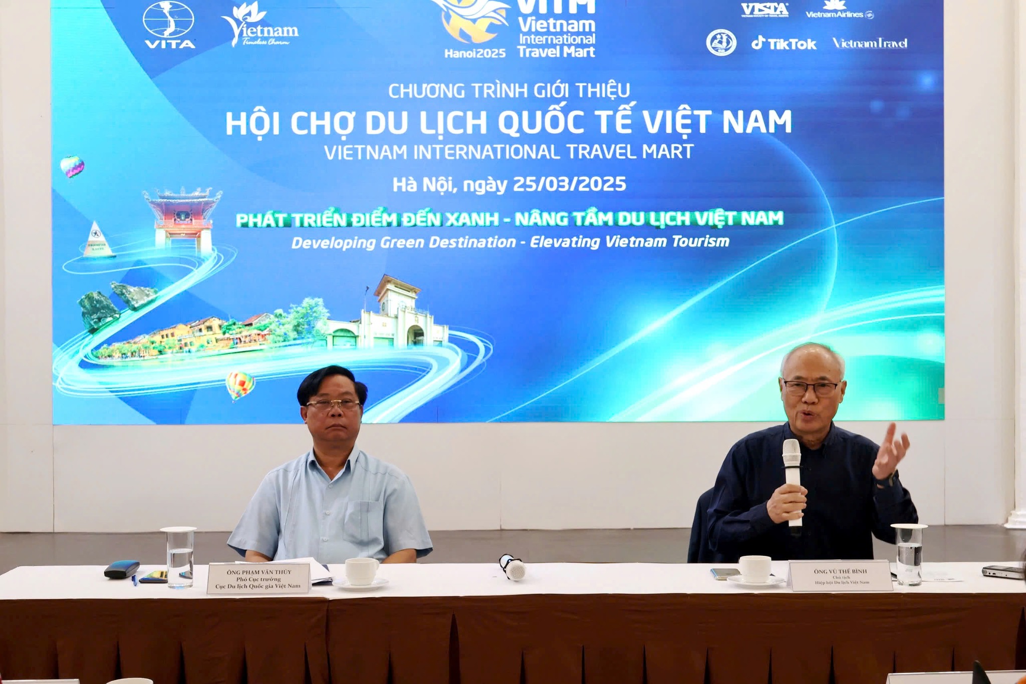 Các đại biểu thông tin về Hội chợ VITM 2025.