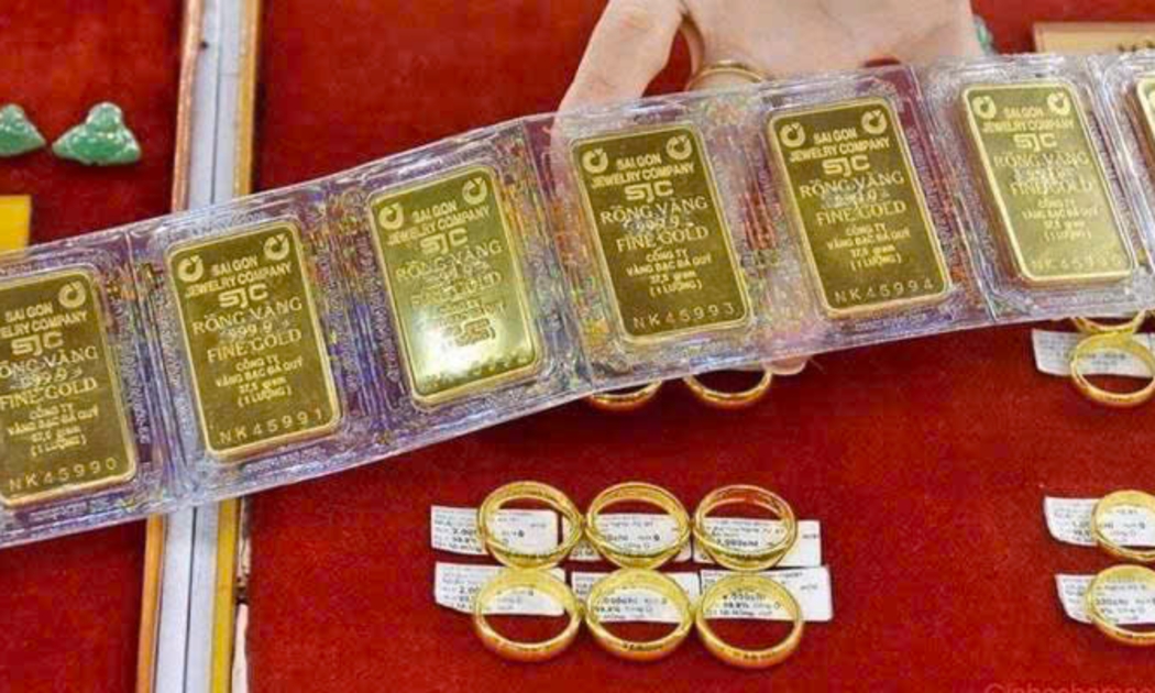 Giá vàng lao dốc trong ngày 19/4/2025.
