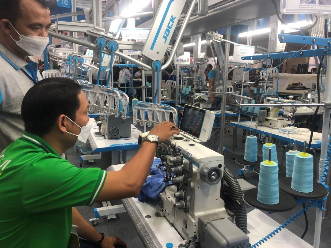 Quá trình chuyển đổi AI không đơn giản là việc áp dụng công nghệ mới mà đòi hỏi một chiến lược toàn diện. Ảnh minh họa