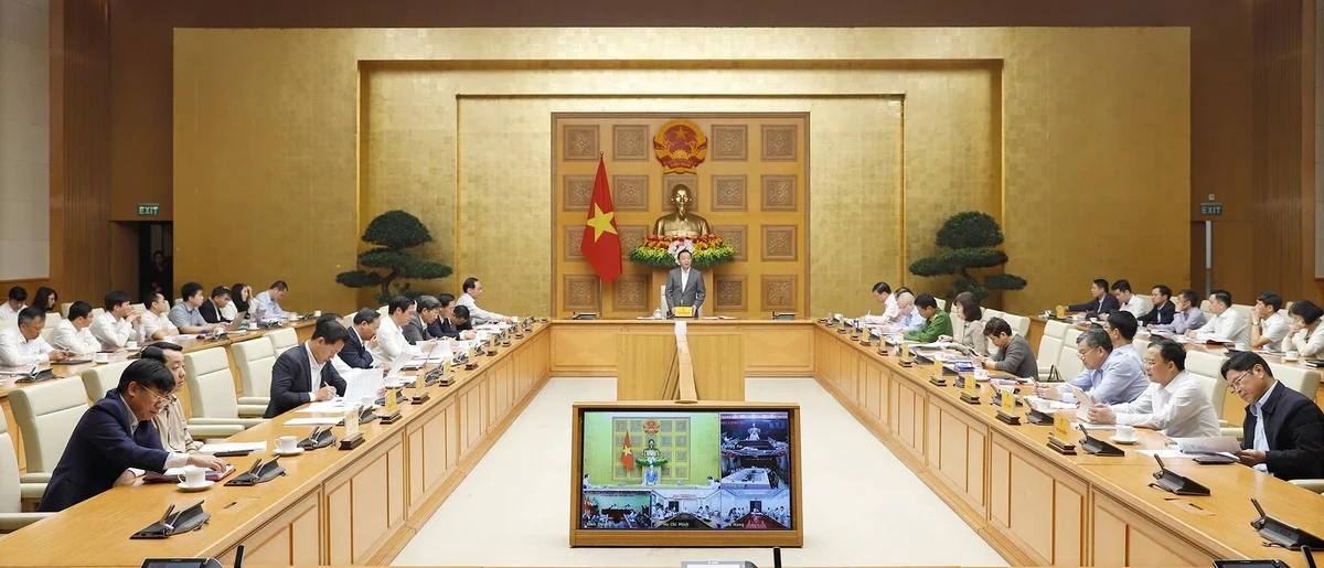 Phó Thủ tướng Chính phủ Trần Hồng Hà đã chủ trì Hội nghị giải quyết vấn đề ô nhiễm không khí tại các đô thị lớn của Việt Nam. (Ảnh Khương Trung).