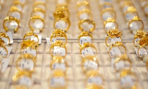 Một doanh nghiệp niêm yết giá bán vàng nhẫn thấp hơn vàng miếng 1,2 triệu đồng