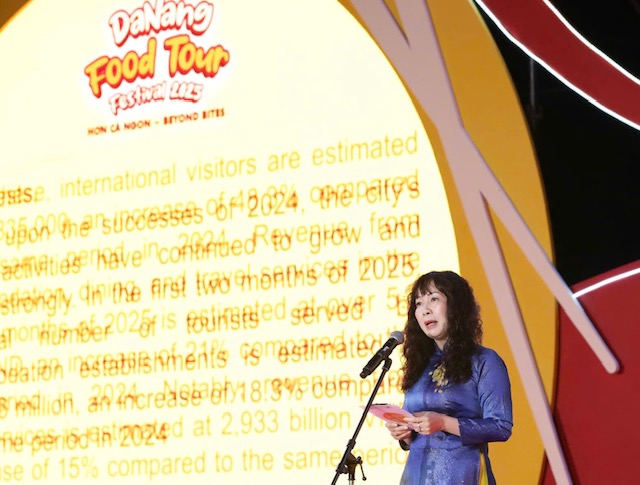 Giám đốc Sở Du lịch Đà Nẵng Trương Thị Hồng Hạnh phát biểu khai mạc lễ hội Nẵng Food Tour 2025.  Ảnh Ngô Anh Văn