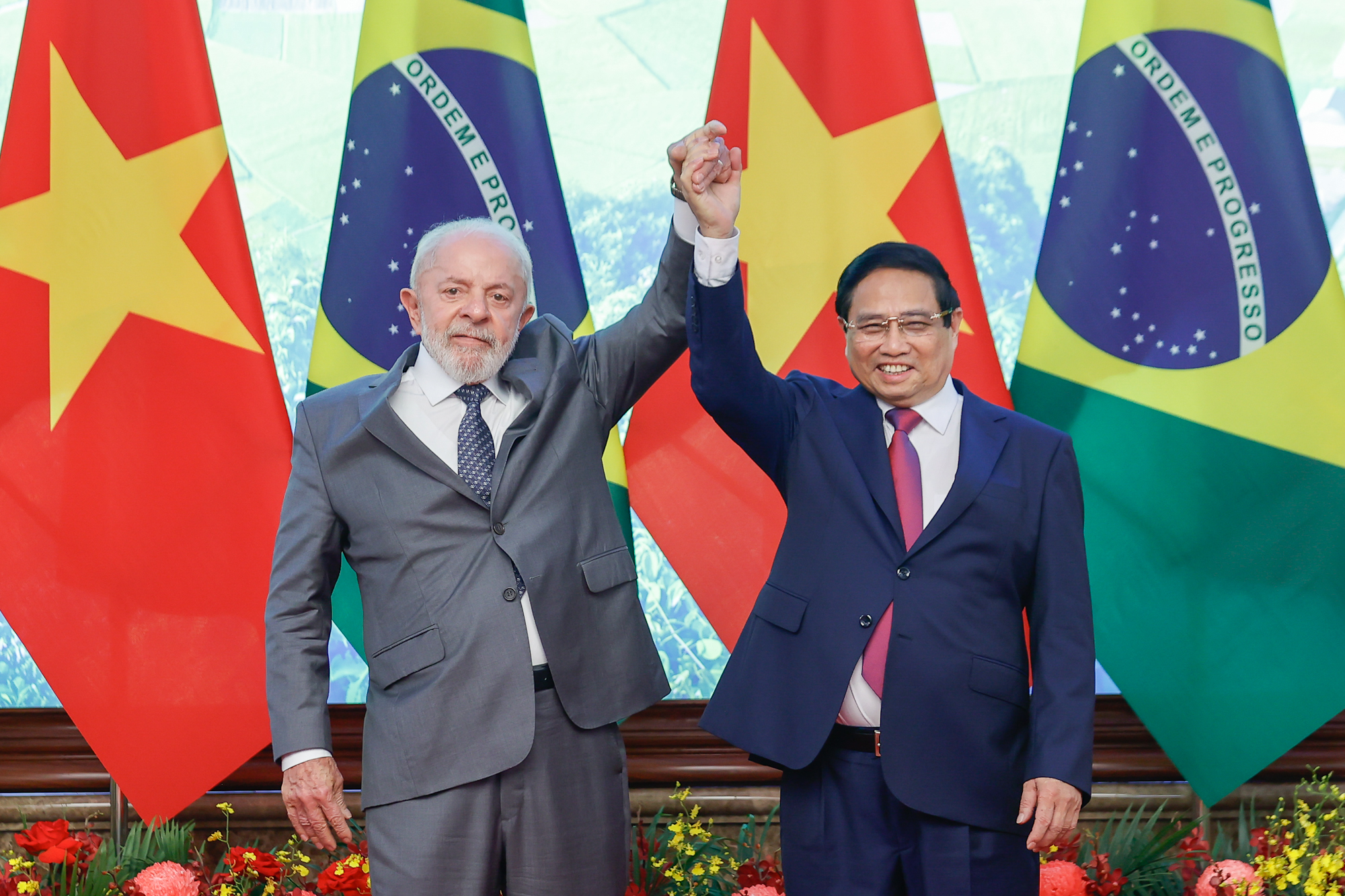 Thủ tướng Phạm Minh Chính hội kiến Tổng thống Brazil Luiz Inácio Lula da Silva - Ảnh: VGP