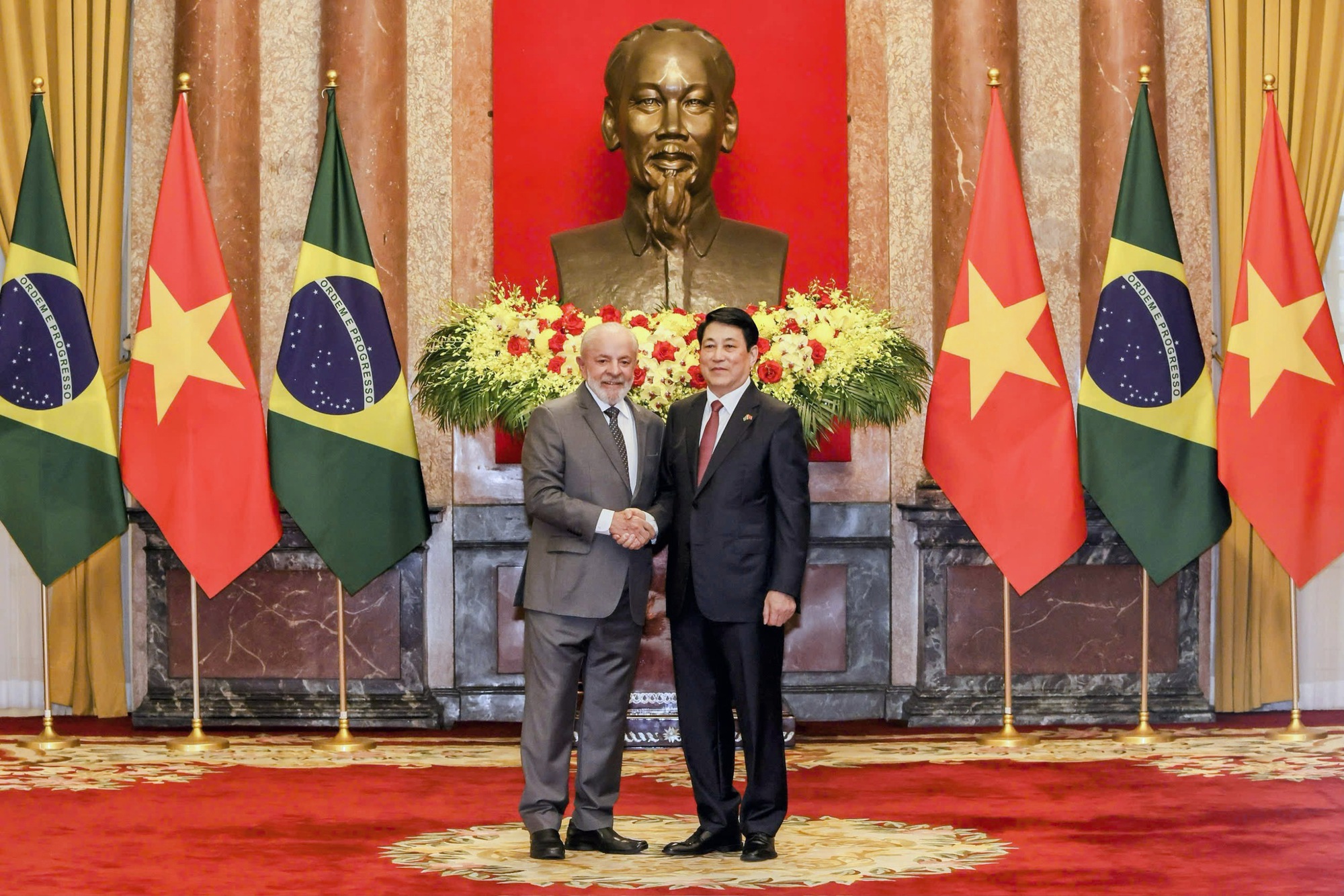 Tổng thống Lula da Silva thông báo Chính phủ Brazil quyết định gia nhập nhóm hơn 70 quốc gia đã công nhận Việt Nam là nền kinh tế thị trường - Ảnh: VGP