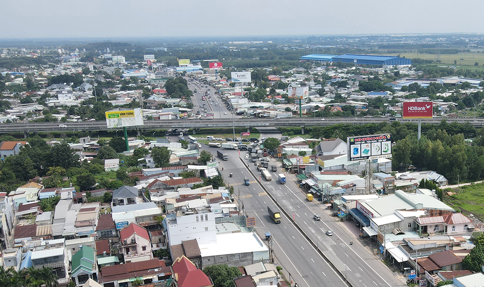 UBND tỉnh Đồng Nai kiến nghị Bộ Xây dựng bổ sung hầm chui hay nút giao không đồng mức liên thông hoàn chỉnh nhằm giải quyết tình trạng kẹt xe trên quốc lộ 51. Ảnh: P.Tùng