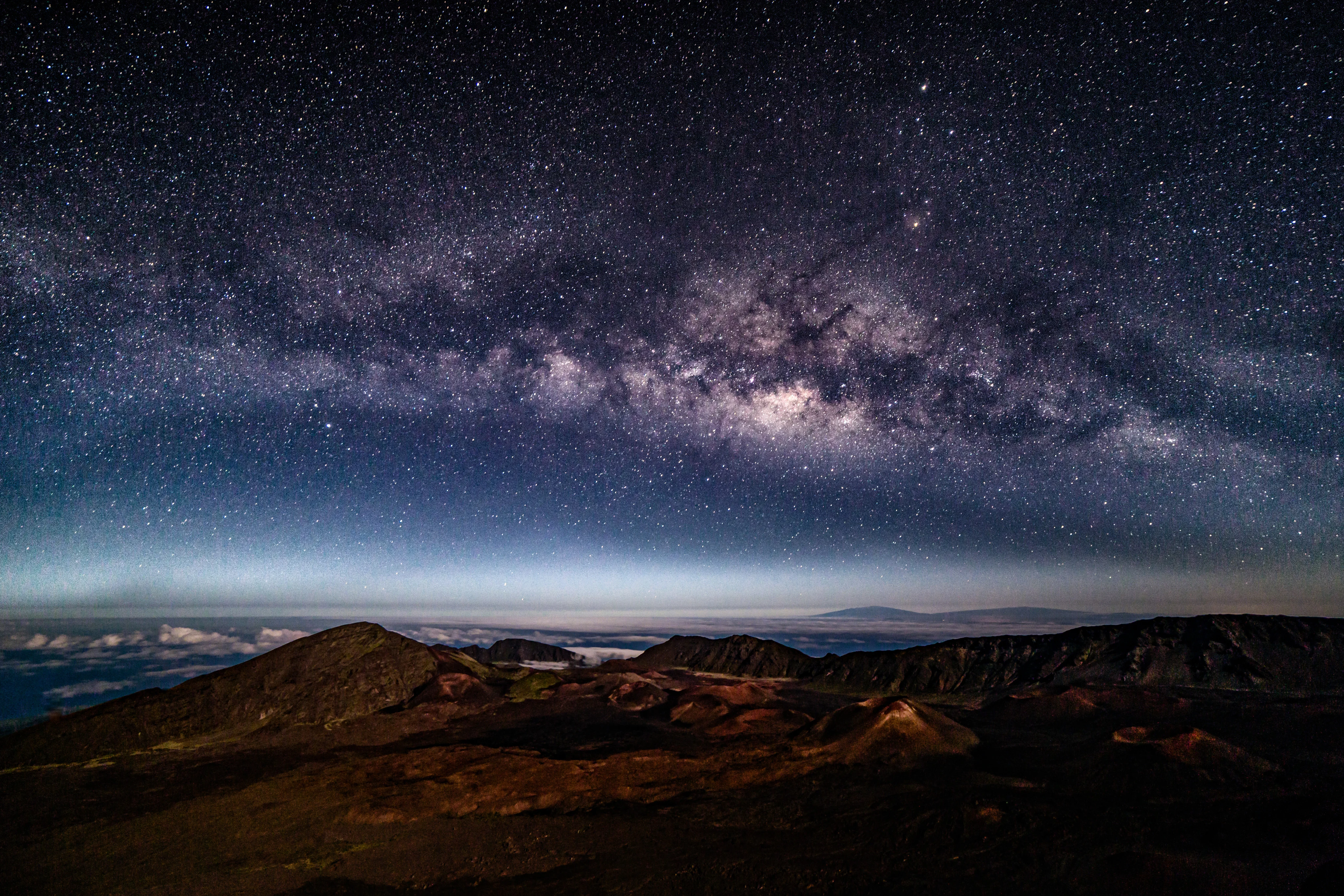 Đêm đầy sao ở Mauna Kea (Hawaii). Ảnh: SCMP