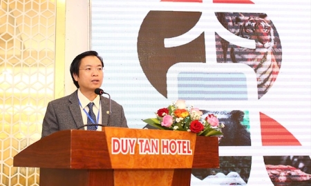 TS. BS. Đoàn Văn Minh, trưởng khoa Y học cổ truyền, Trường Đại học Y-Dược (Đại học Huế) phát biểu tại hội thảo.