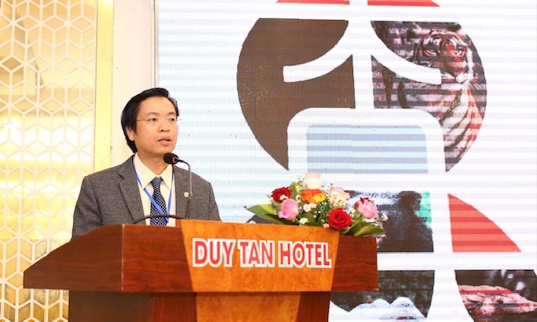 TS. BS. Đoàn Văn Minh, trưởng khoa Y học cổ truyền, Trường Đại học Y-Dược (Đại học Huế) phát biểu tại hội thảo.