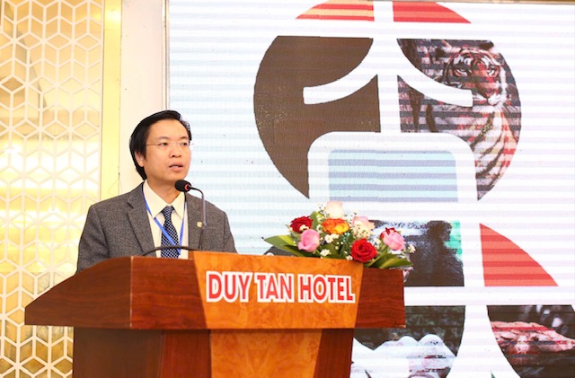 TS. BS. Đoàn Văn Minh, trưởng khoa Y học cổ truyền, Trường Đại học Y-Dược (Đại học Huế) phát biểu tại hội thảo.