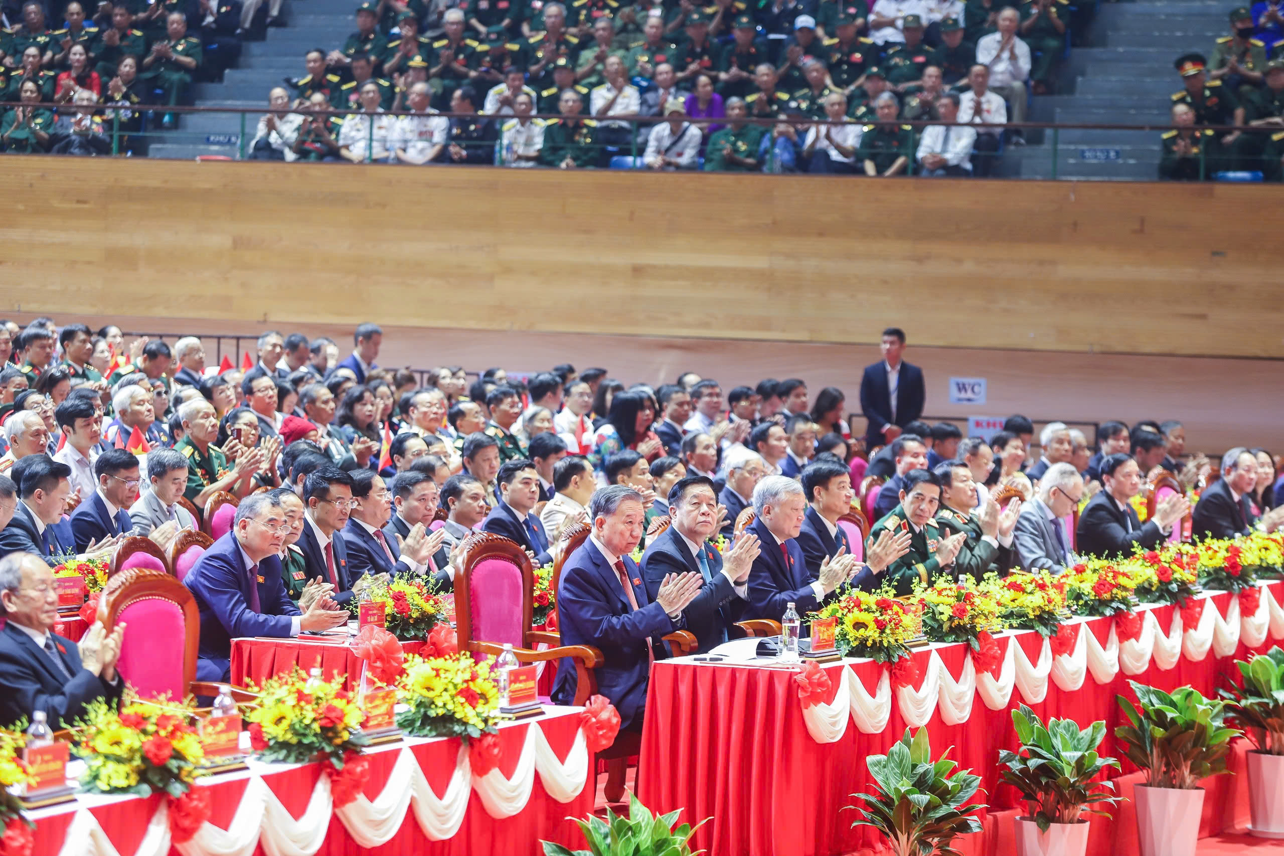 L&atilde;nh đạo Đảng, Nh&agrave; nước v&agrave; Ch&iacute;nh phủ tham dự Lễ kỷ niệm.